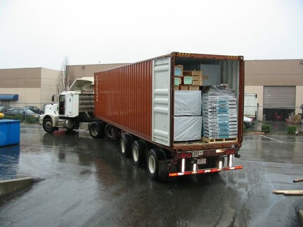 Ocean Freight Container Loading for Japan Shipping a Tamlin Home